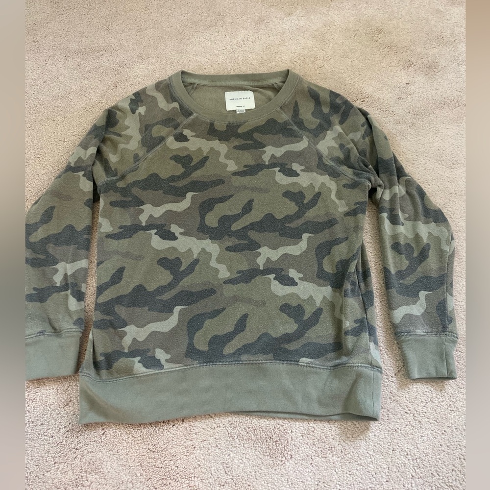 American eagle camo sweatshirt